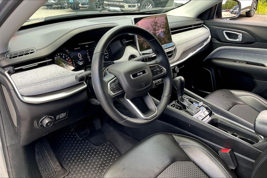 2022 Jeep Compass Latitude photo 8