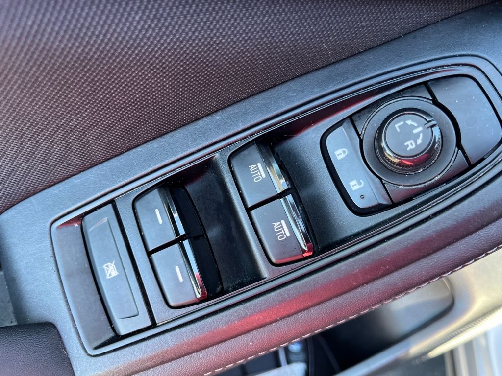 2022 Subaru Forester Premium photo 4