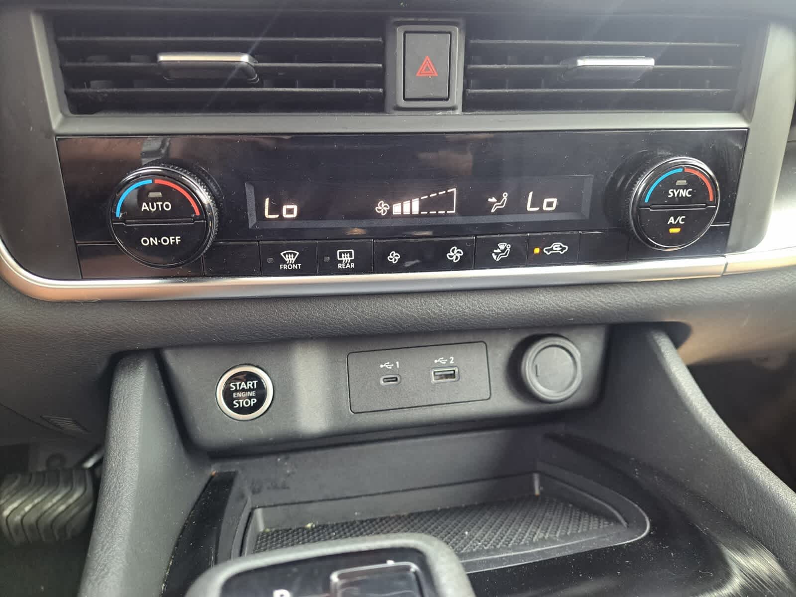 2023 Nissan Rogue SV photo 11