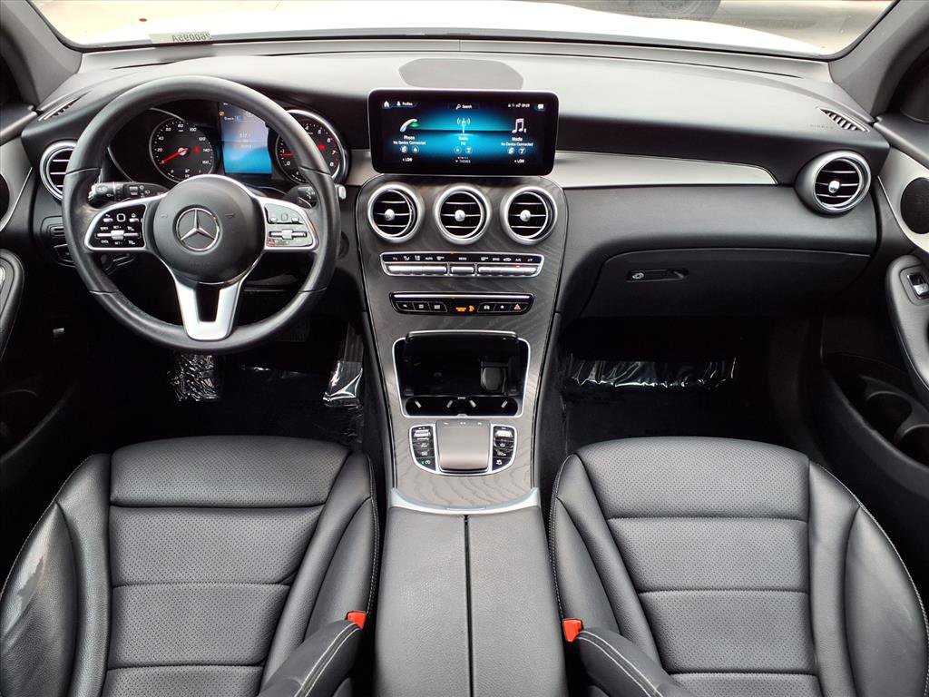 2022 Mercedes Benz GLC 300 photo 3