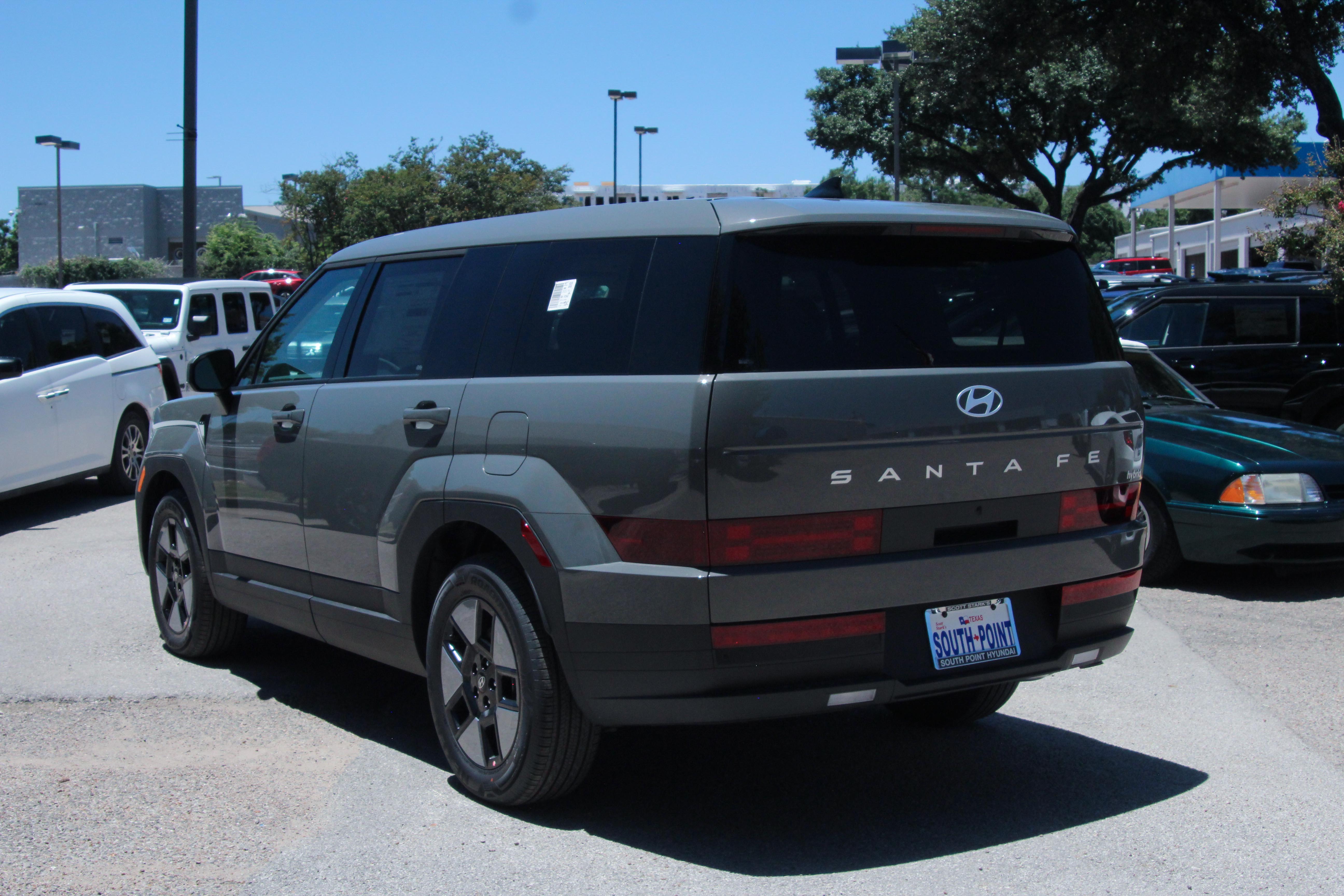 2026 Hyundai Santa Fe SE photo 5