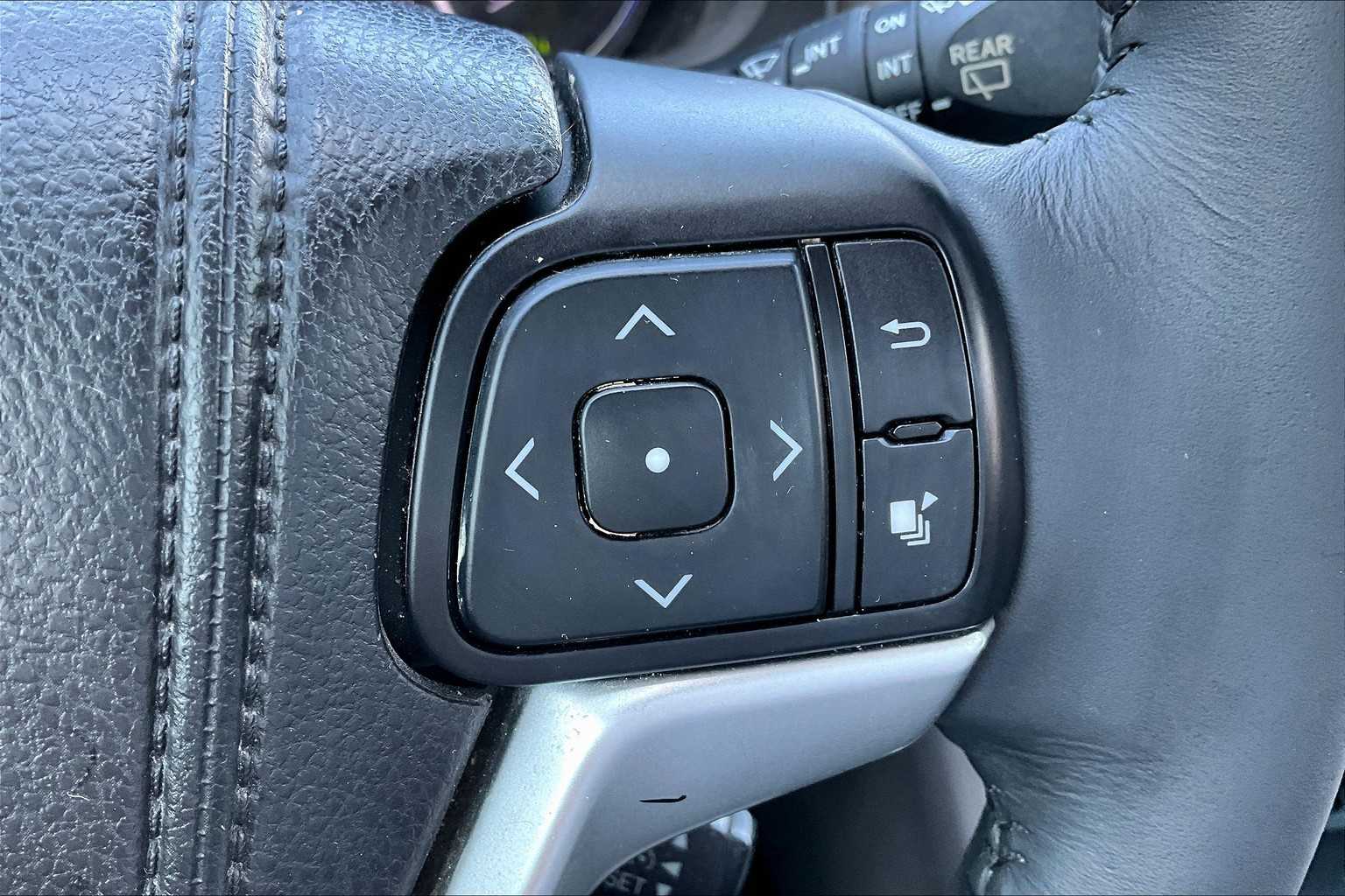 2014 Toyota Highlander Limited photo 22
