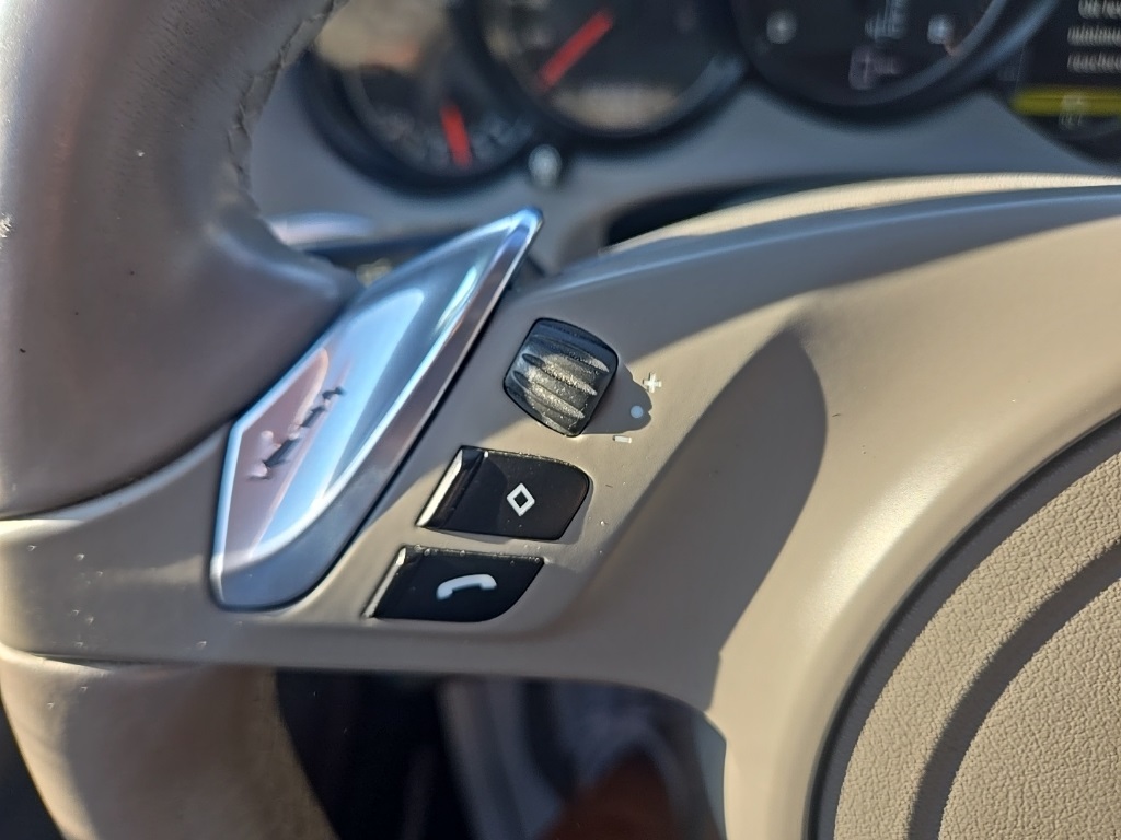 2013 Porsche Cayenne Base photo 15