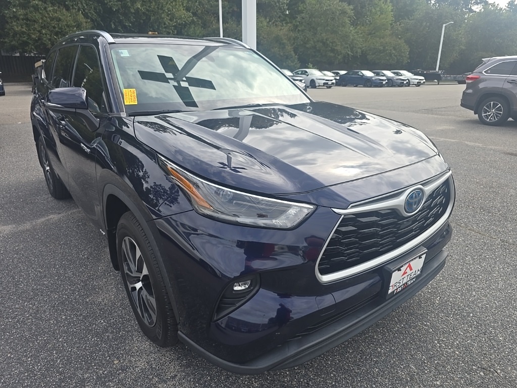 2021 Toyota Highlander Hybrid XLE photo 3