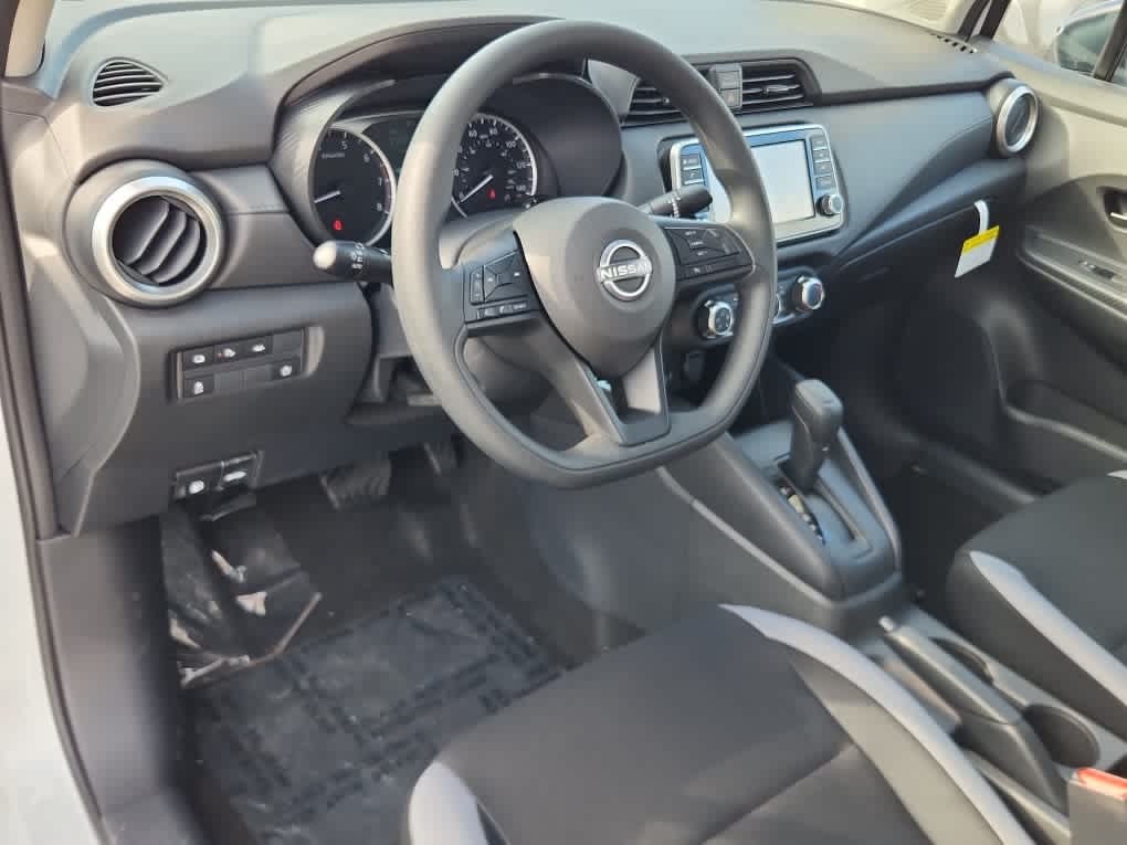 2025 Nissan Versa S photo 15