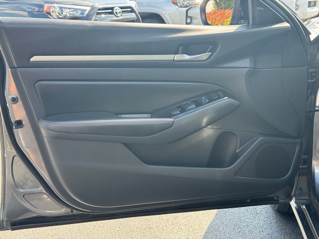 2024 Nissan Altima 2.5 SR photo 21