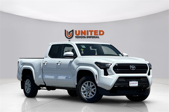 2025 Toyota Tacoma SR5's photo