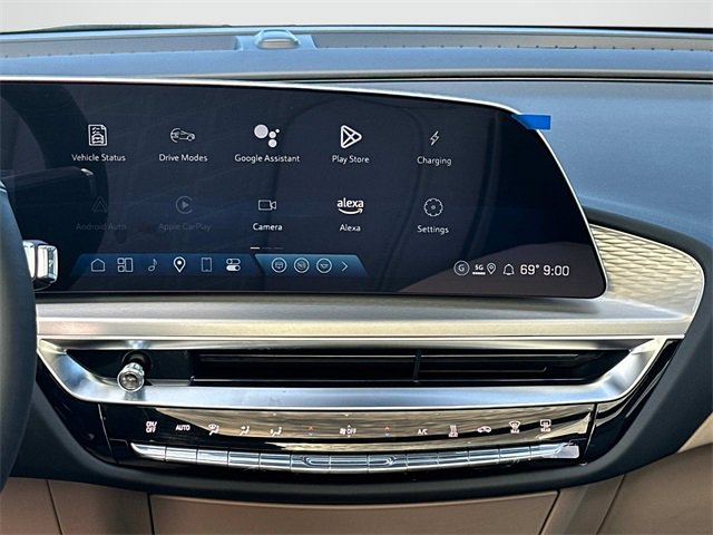 2025 Cadillac Lyriq Sport photo 3