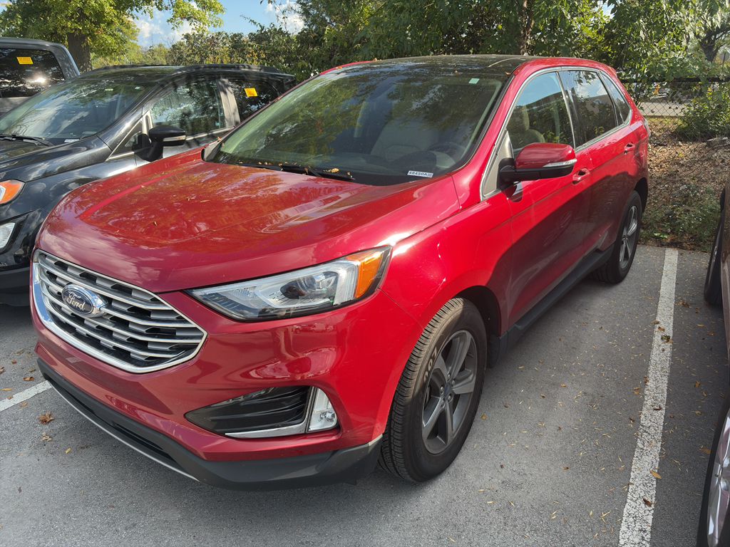 2020 Ford Edge SEL photo 2
