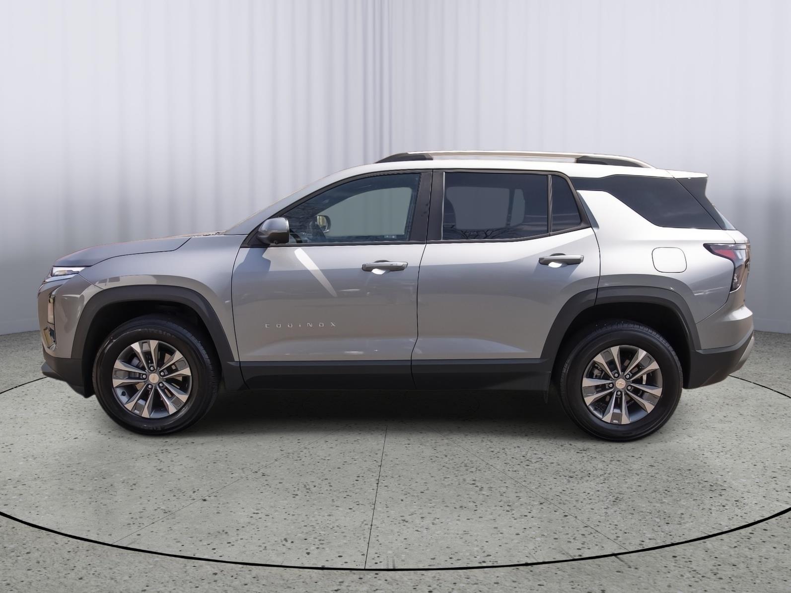 2026 Chevrolet Equinox LT photo 4