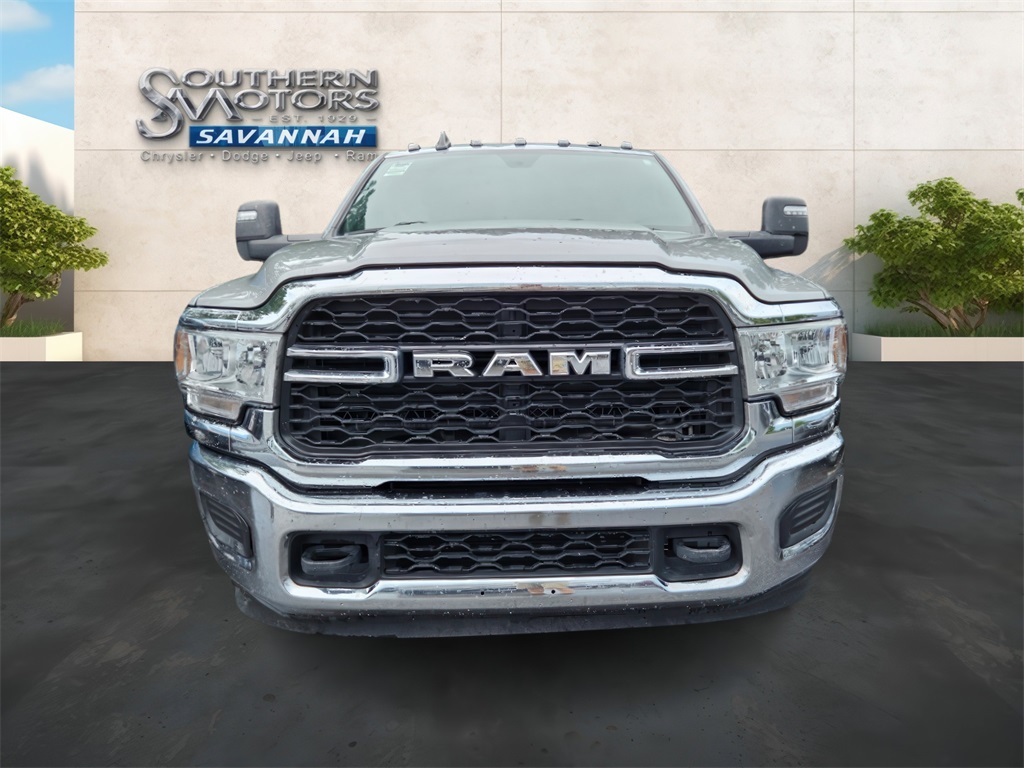 2024 Ram 3500 Tradesman photo 3