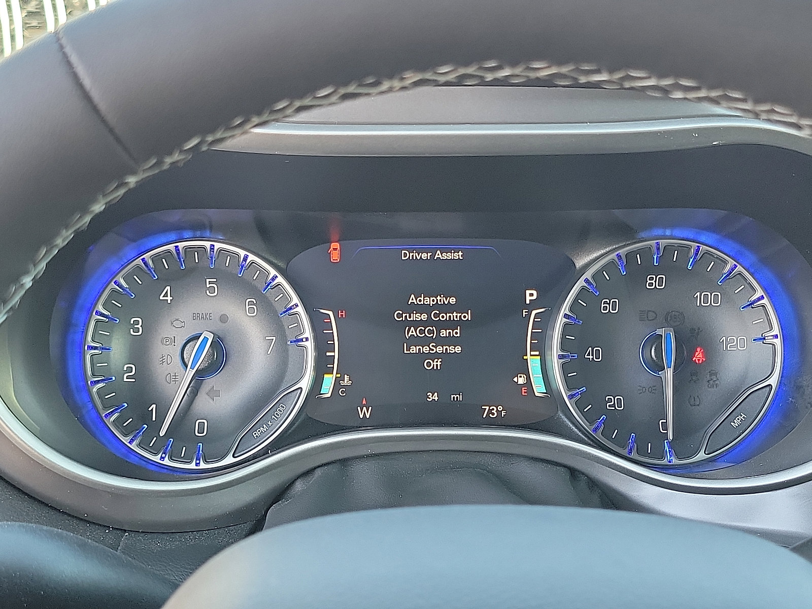 2025 Chrysler Voyager LX photo 6
