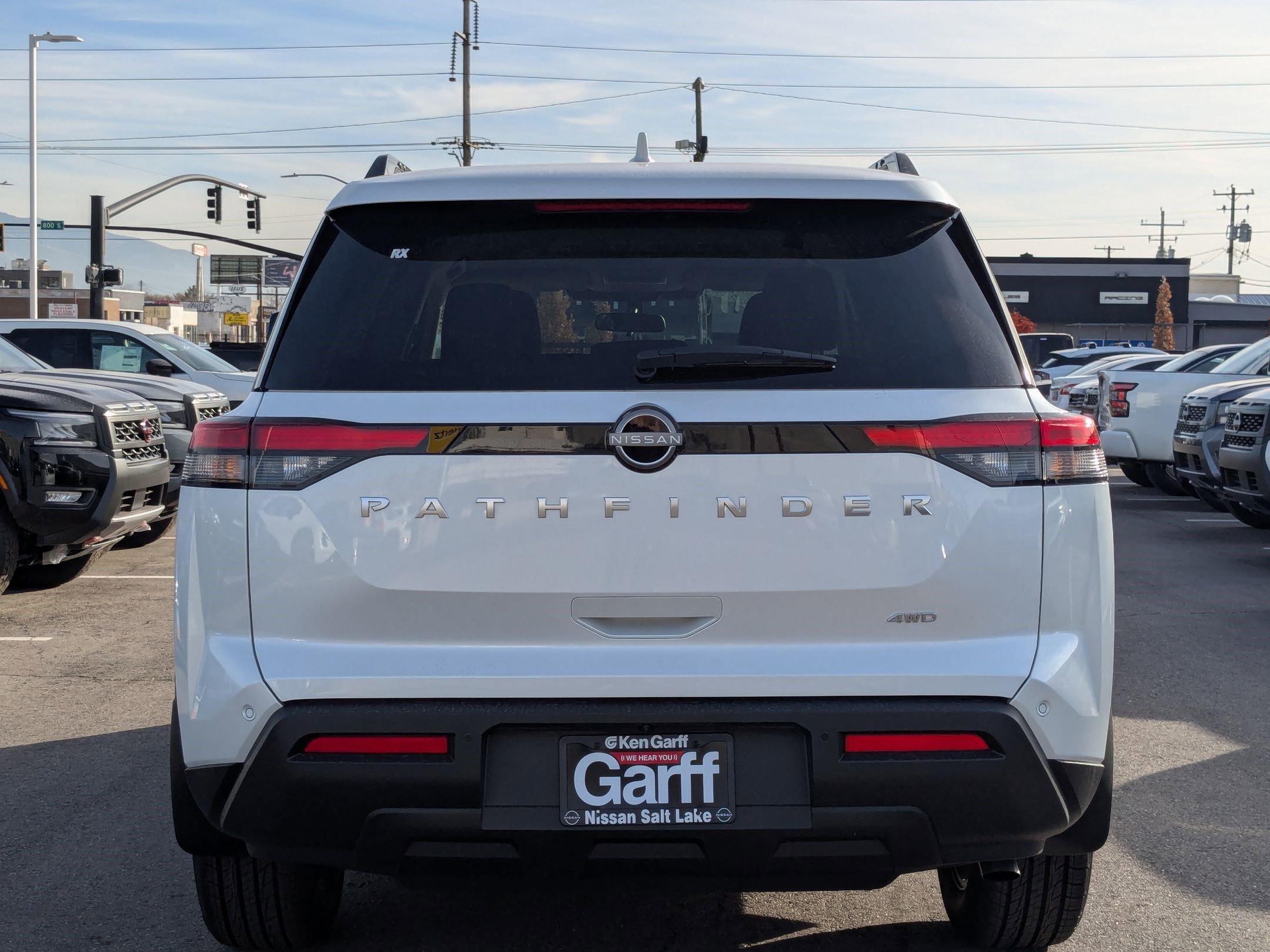 2025 Nissan Pathfinder SV photo 3