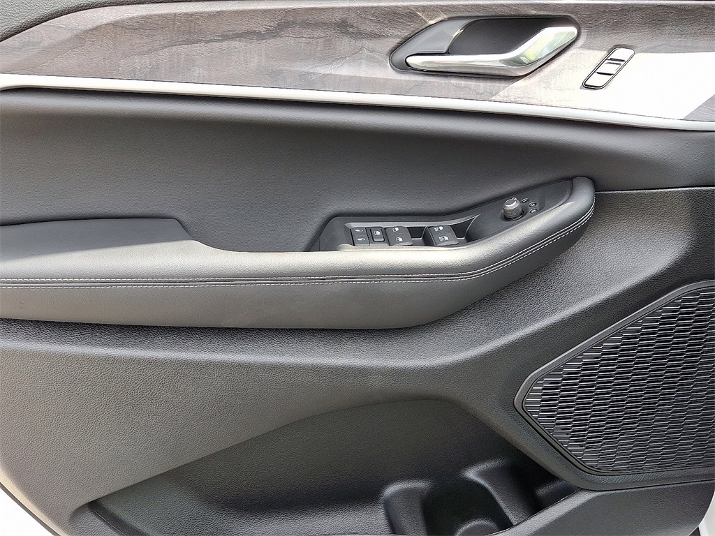 2025 Jeep Grand Cherokee Limited photo 4