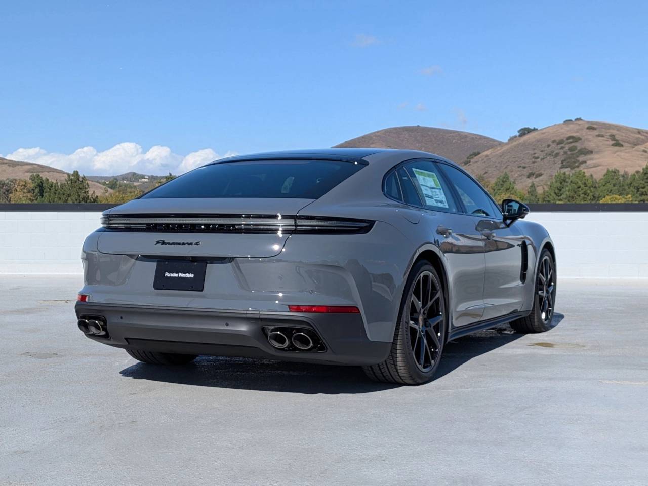 2026 Porsche Panamera E-Hybrid 4 photo 9