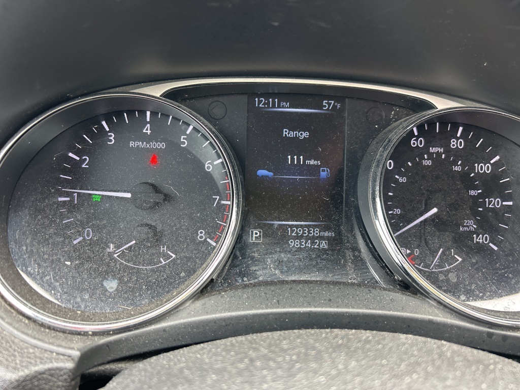 2014 Nissan Rogue SV's photo