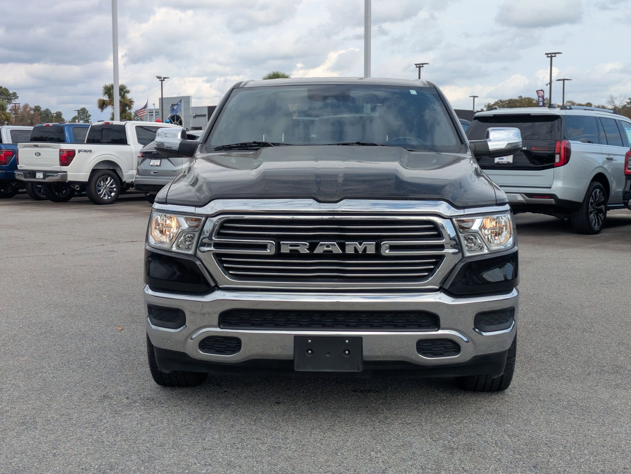 2024 Ram 1500 Laramie photo 2