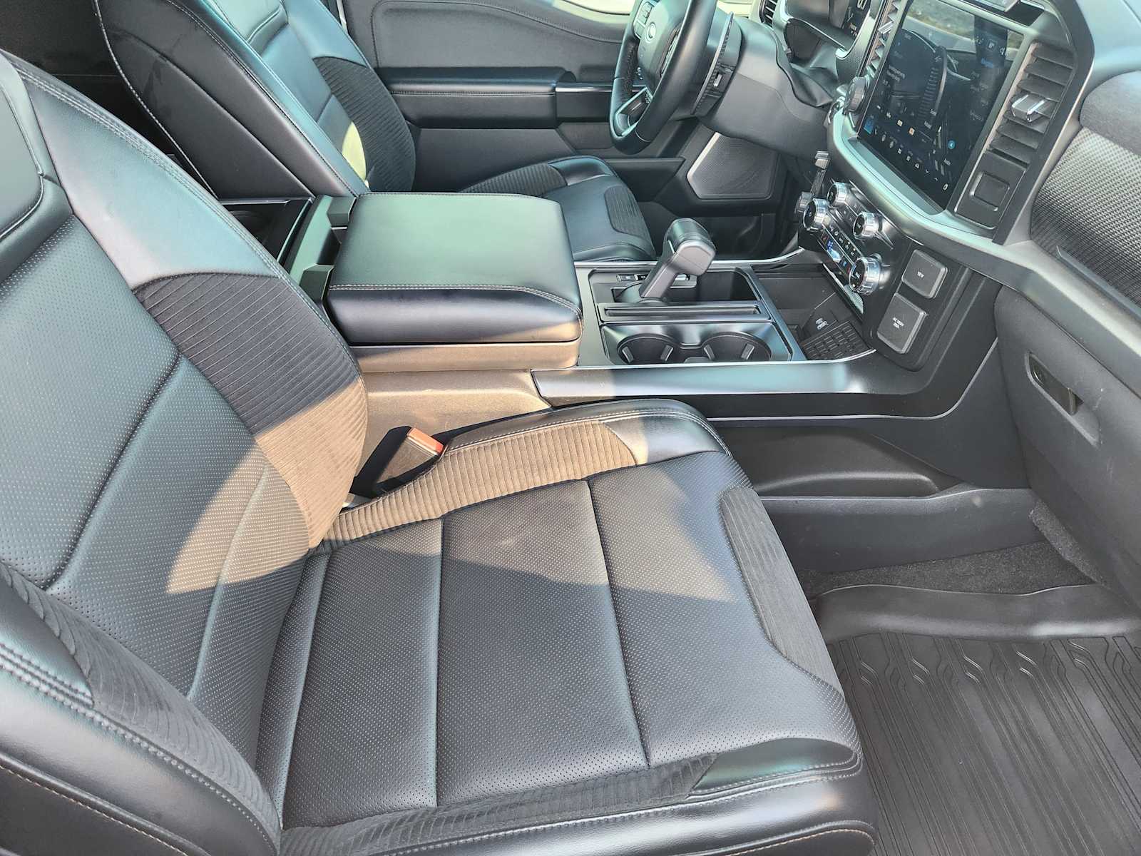 2023 Ford F-150 Raptor photo 12