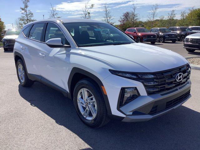 2026 Hyundai Tucson SE photo 3