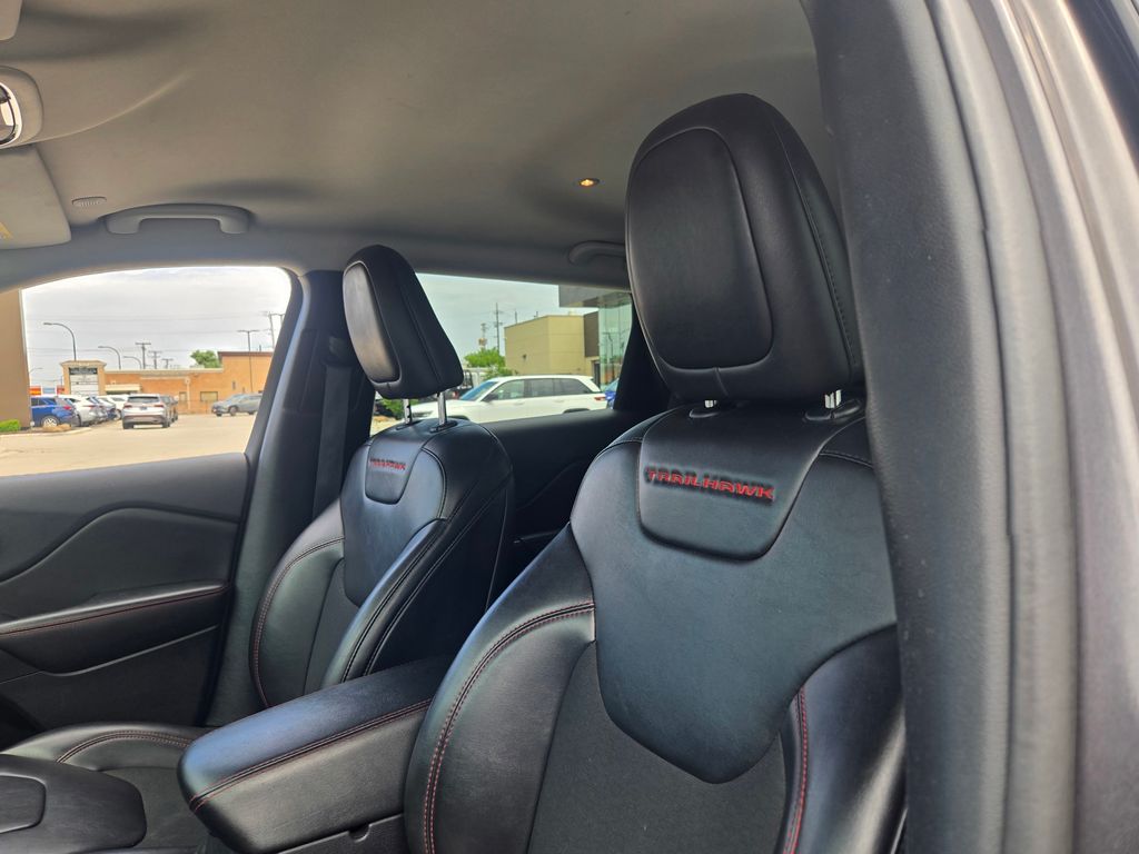 2021 Jeep Cherokee Trailhawk photo 17