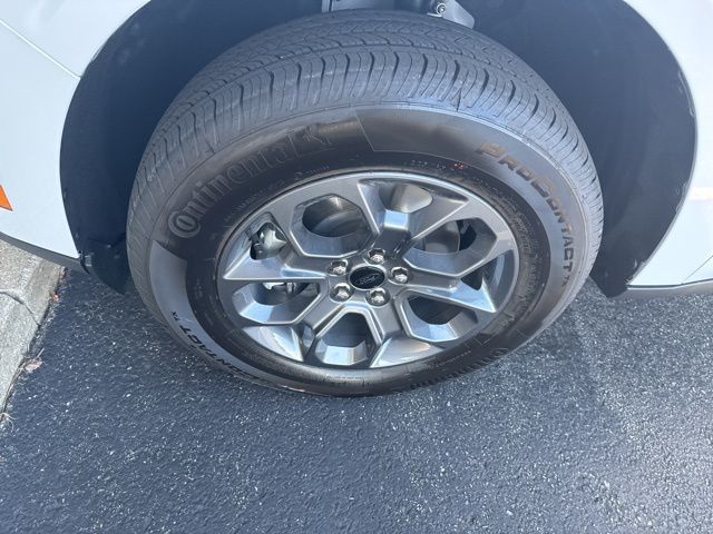 2025 Ford Maverick XLT photo 2