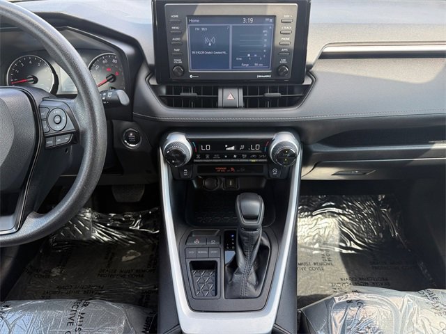2022 Toyota RAV4 XLE photo 12