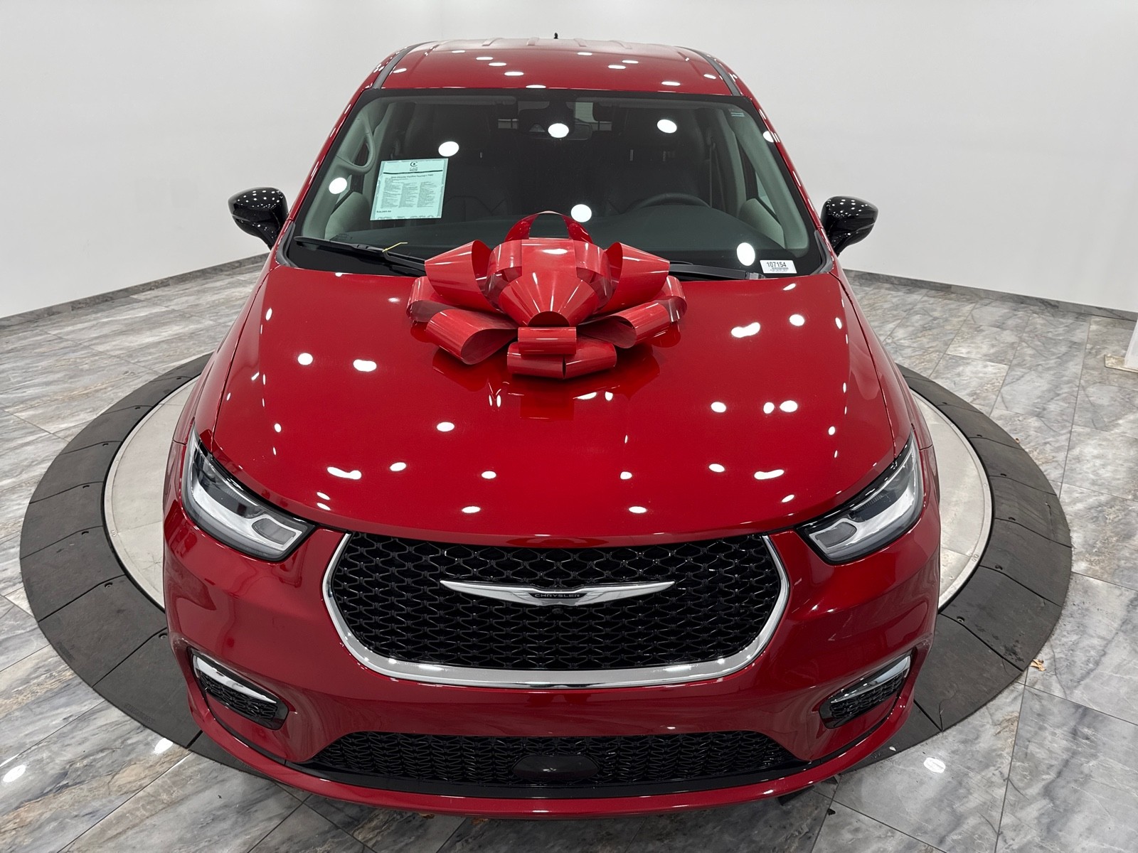 2024 Chrysler Pacifica Touring L photo 2