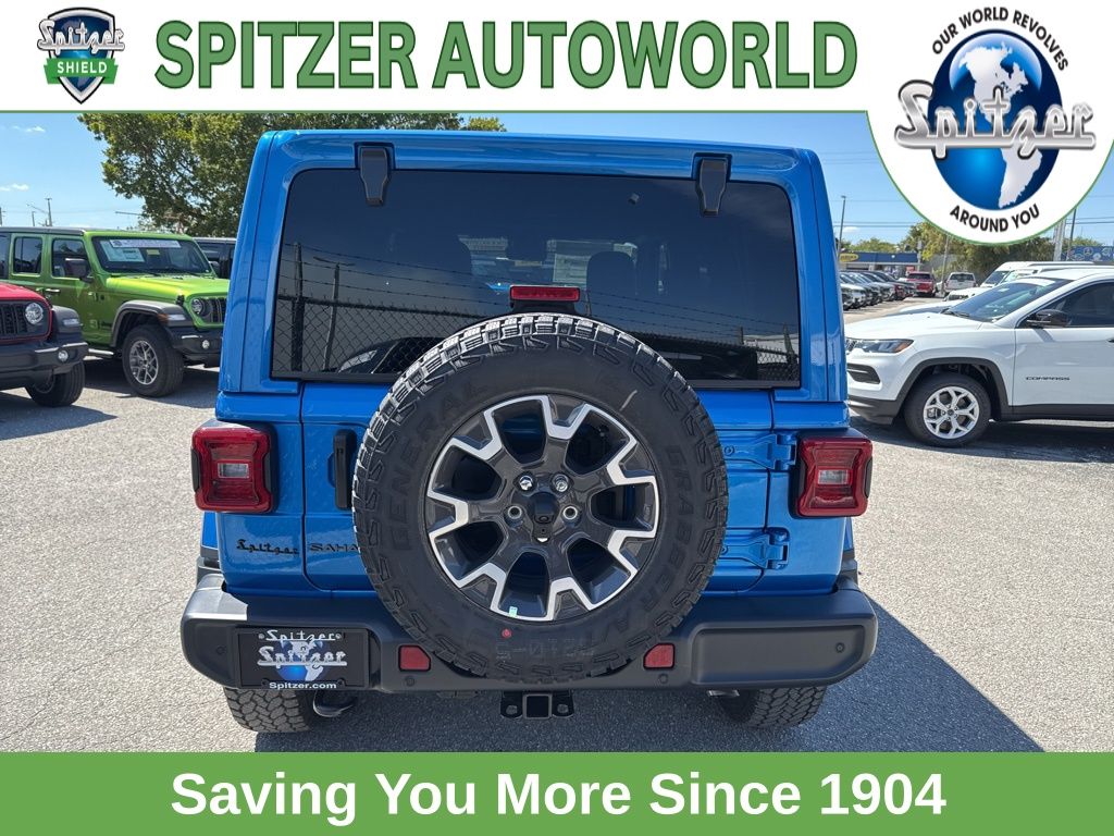 2025 Jeep Wrangler Sahara photo 4