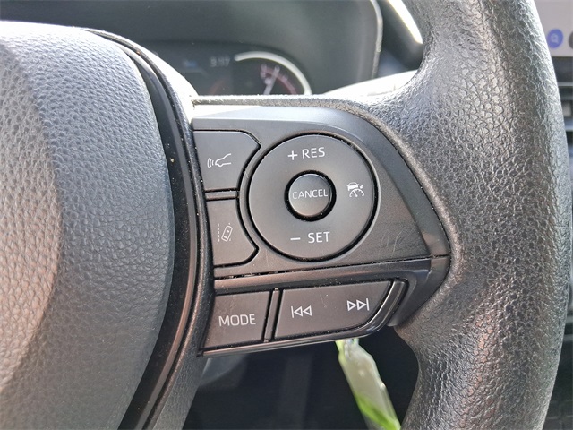 2023 Toyota RAV4 LE photo 16