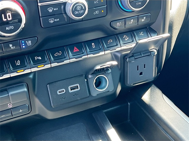 2022 Chevrolet Silverado 2500HD High Country photo 21