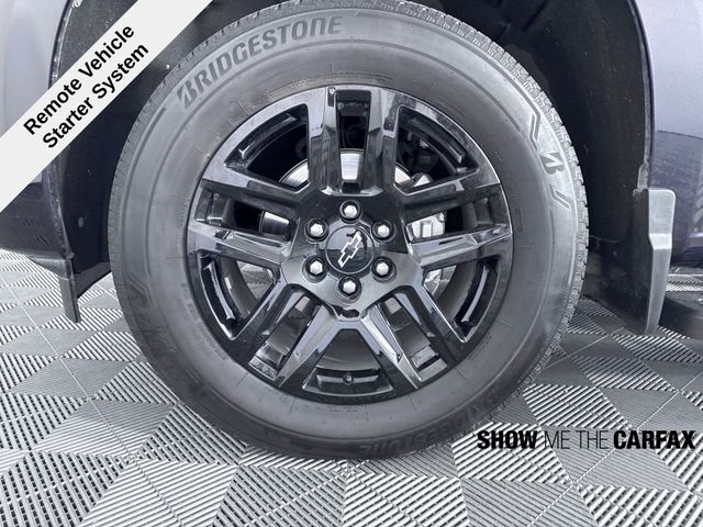2024 Chevrolet Silverado 1500 RST photo 12