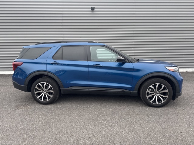 2023 Ford Explorer ST photo 2