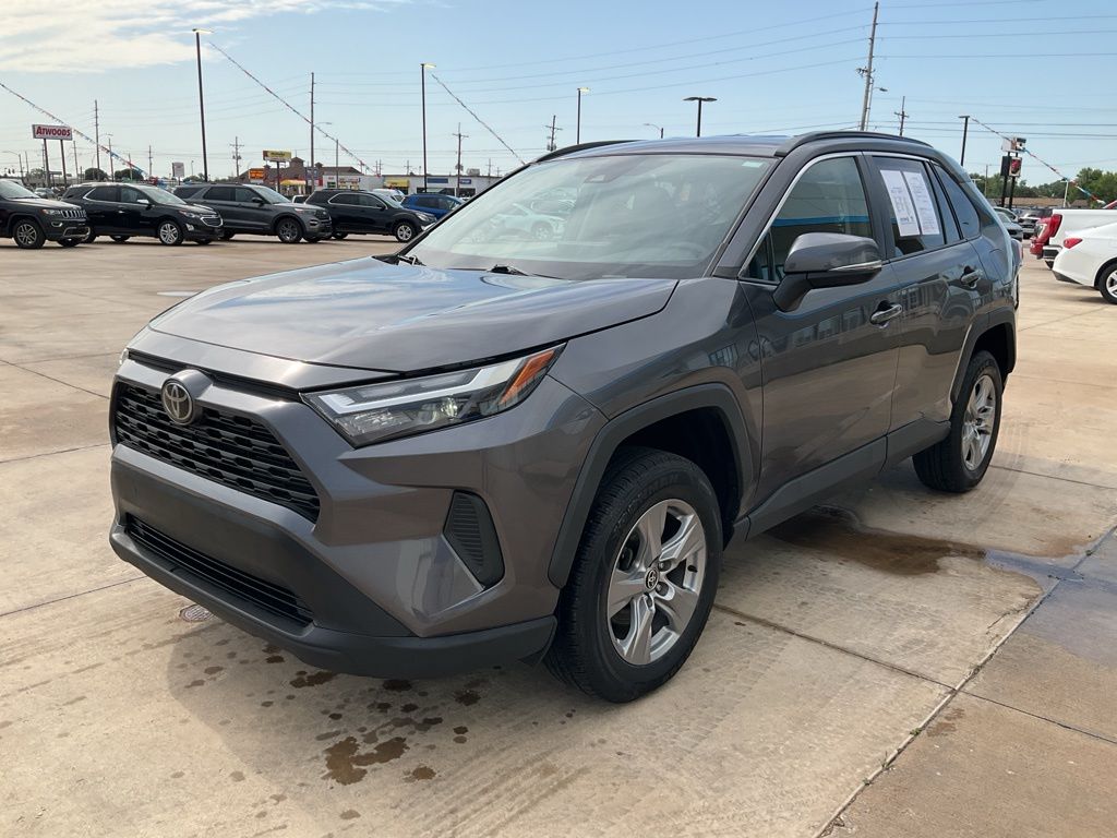 2022 Toyota RAV4 XLE photo 15