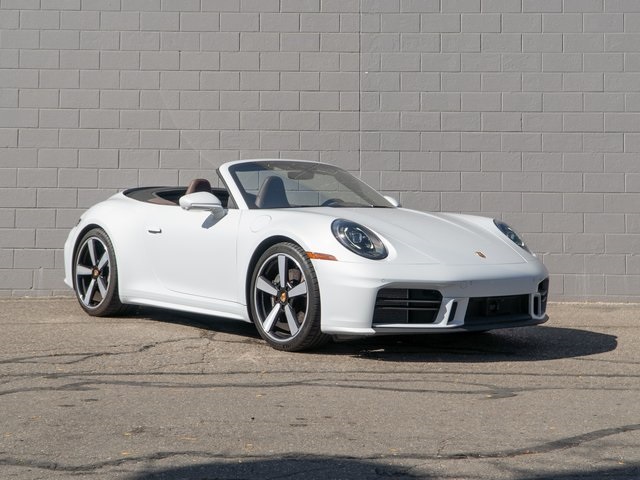 2025 Porsche 911 photo 9