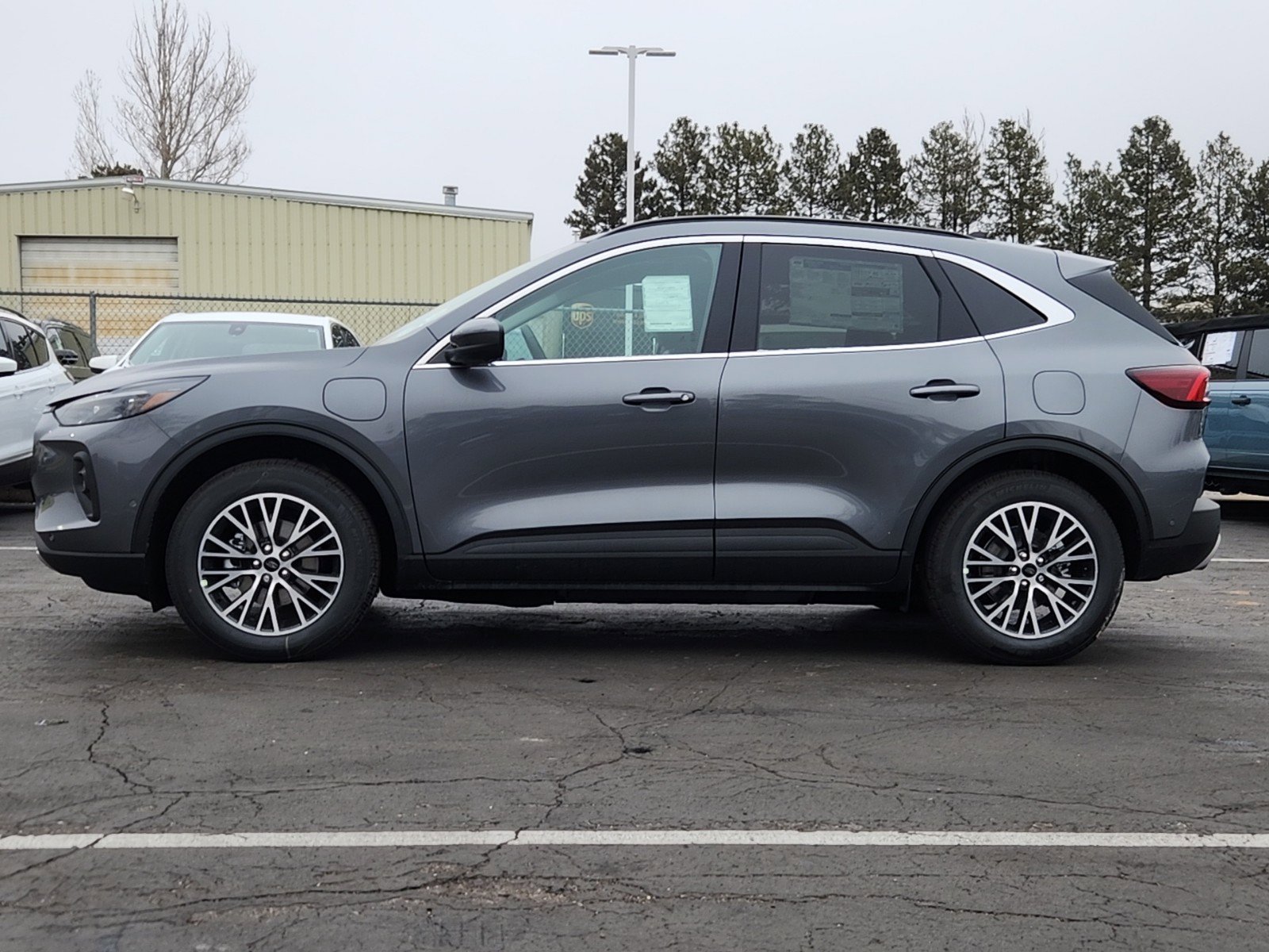 2024 Ford Escape Plug-In Hybrid Premium photo 2