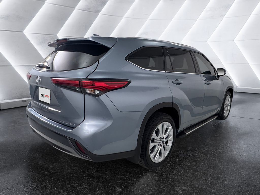 2022 Toyota Highlander Limited photo 4