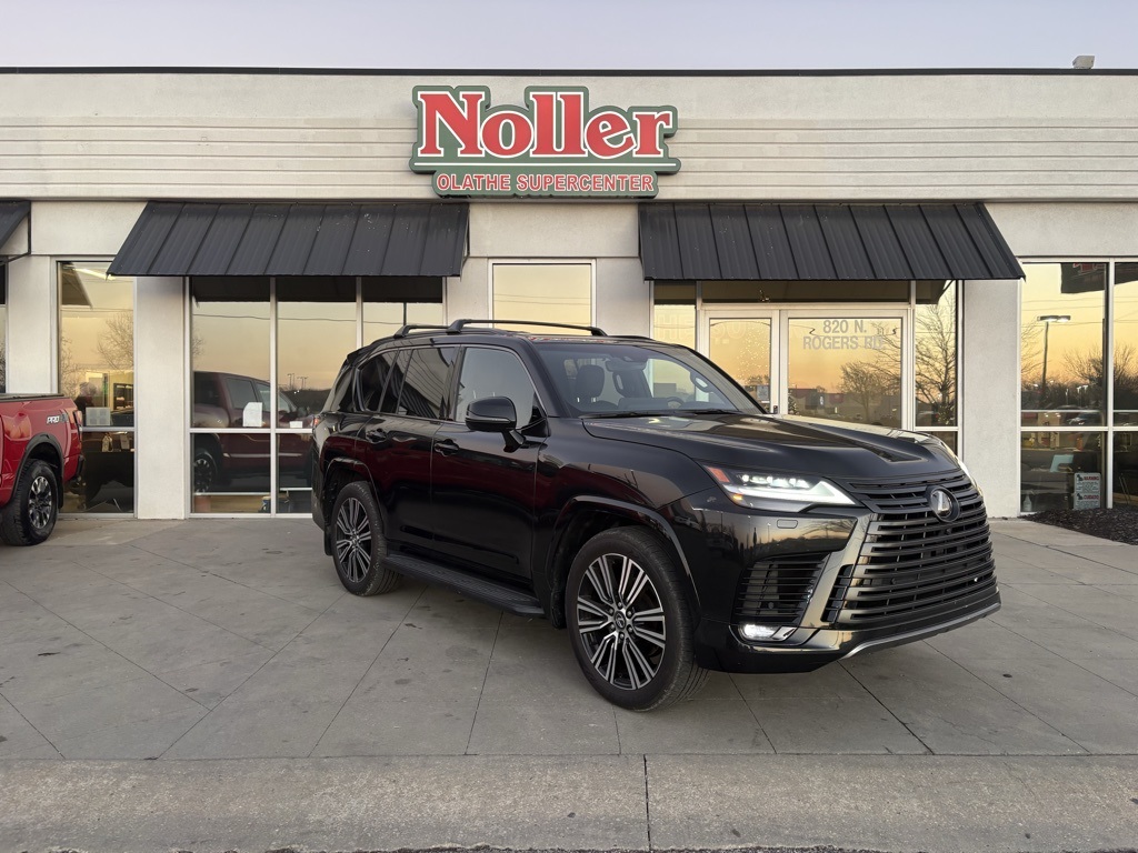 2024 Lexus LX Luxury's photo