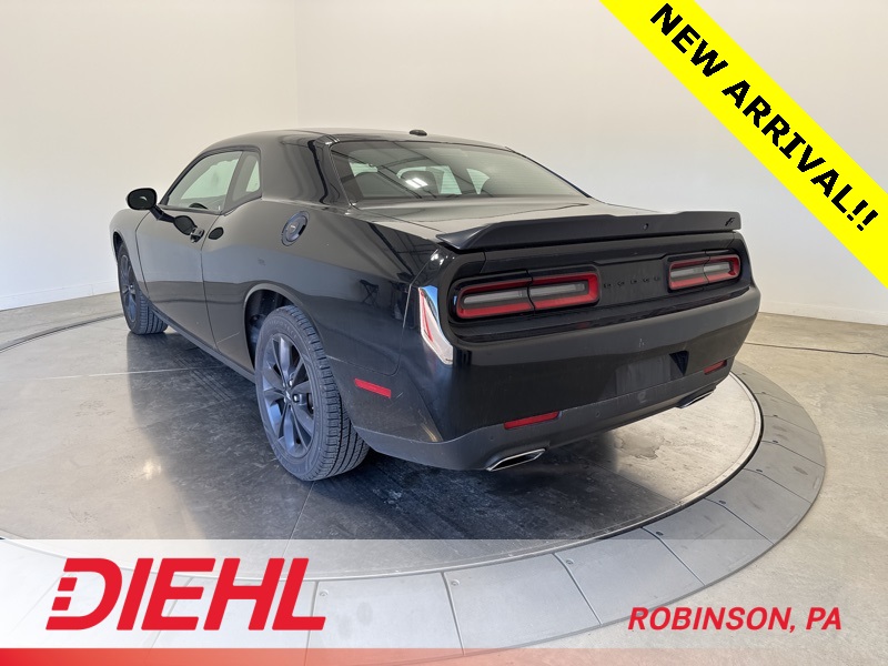 2022 Dodge Challenger SXT AWD photo 5