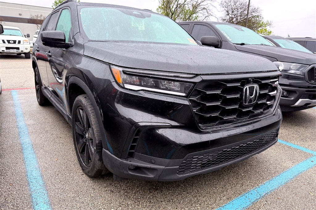 2025 Honda Pilot Black Edition's photo