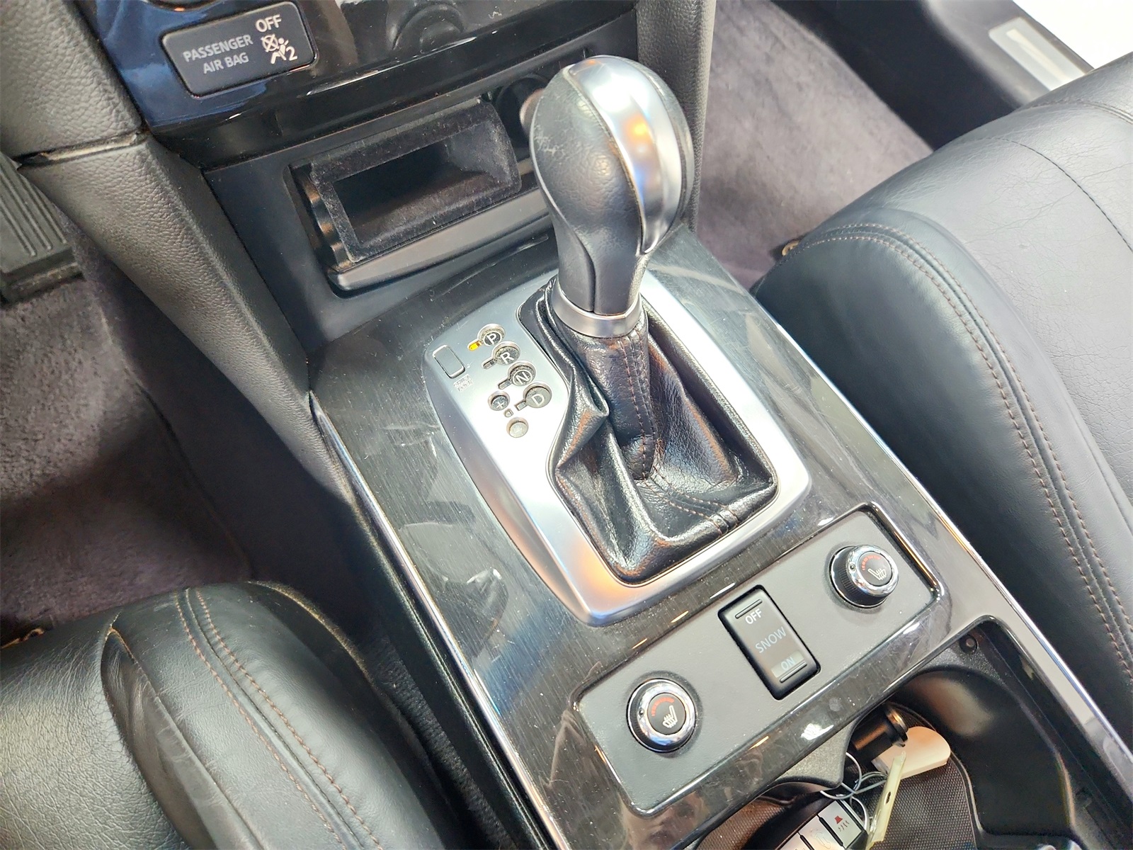 2017 Infiniti QX70 Base photo 23