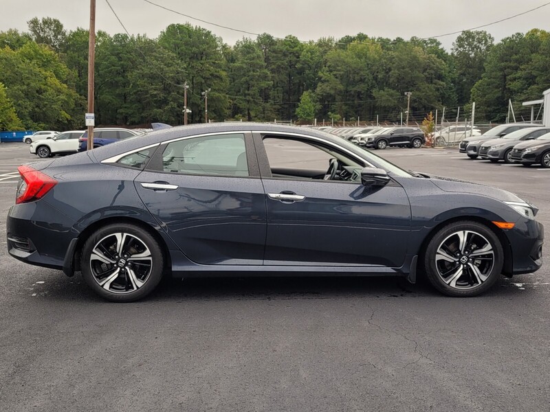 2016 Honda Civic Touring photo 2