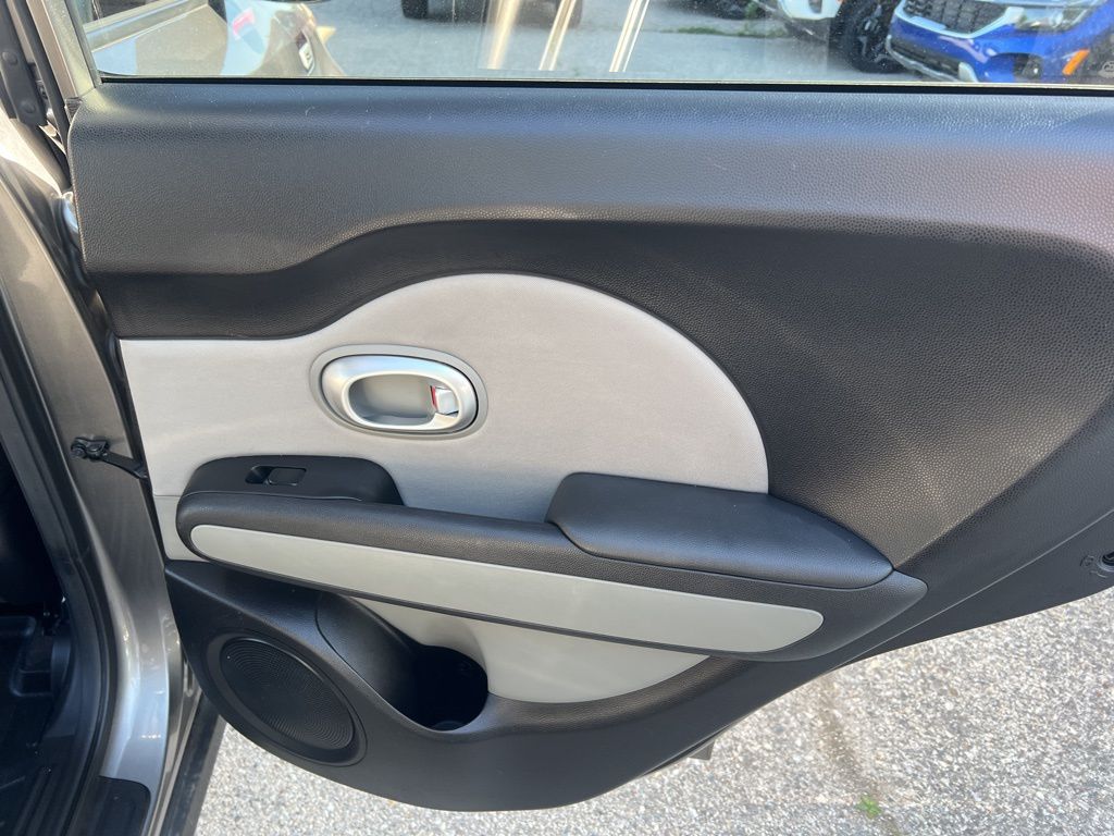 2016 Kia Soul Base photo 13