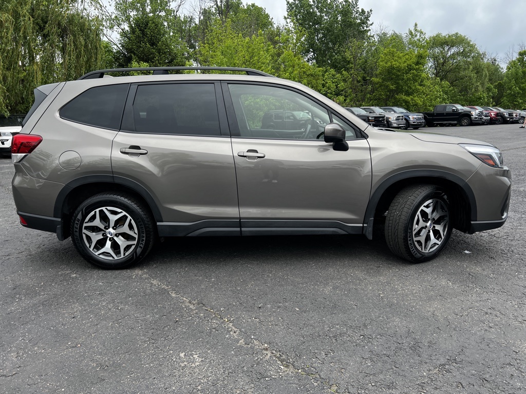 2020 Subaru Forester Premium photo 23