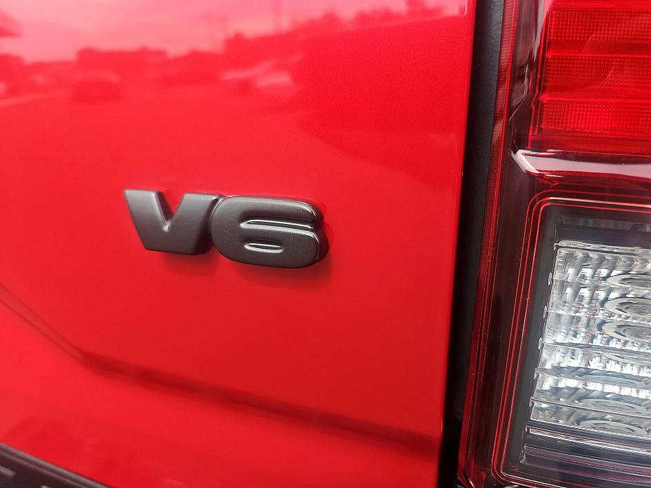 2023 Toyota Tacoma SR5 photo 9