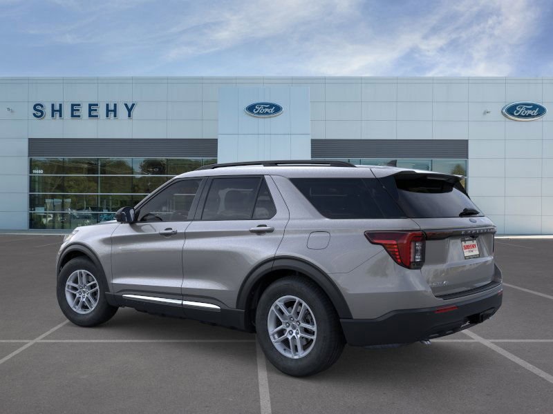 2025 Ford Explorer photo 3