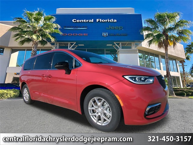 2026 Chrysler Pacifica Select's photo