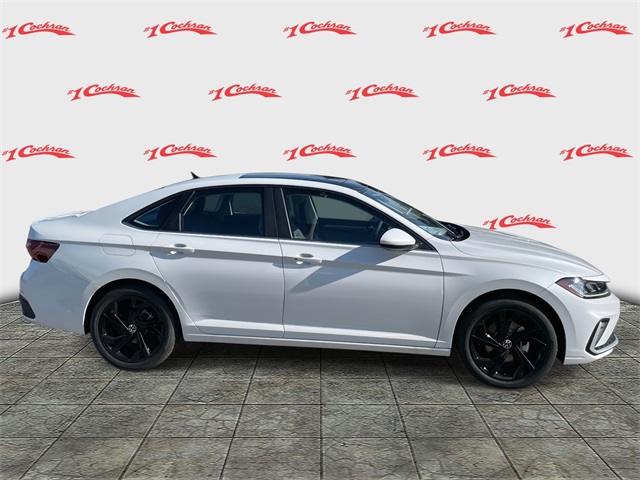 2025 Volkswagen Jetta 1.5T SE photo 2