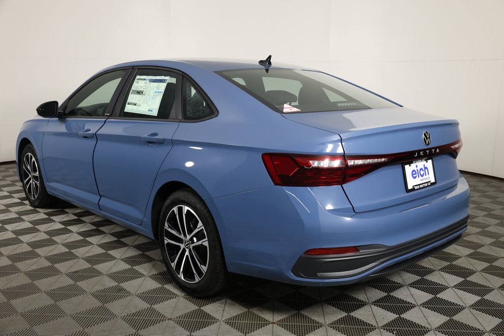 2025 Volkswagen Jetta 1.5T Sport photo 4