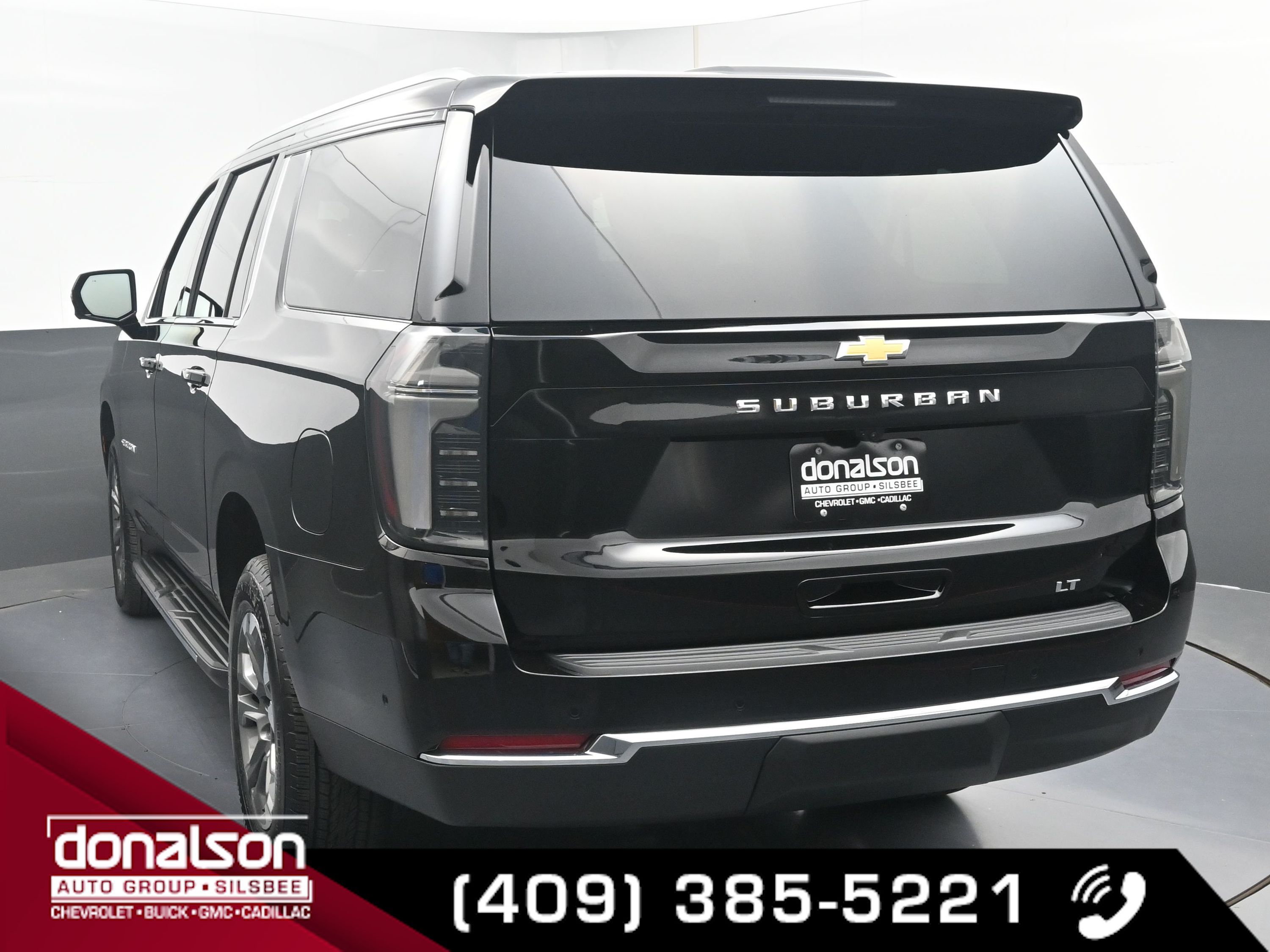 2026 Chevrolet Suburban LT photo 3