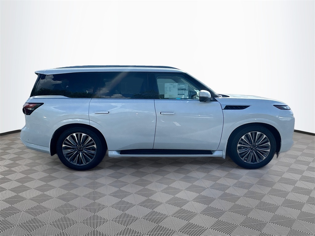 2026 Infiniti QX80 Luxe photo 4